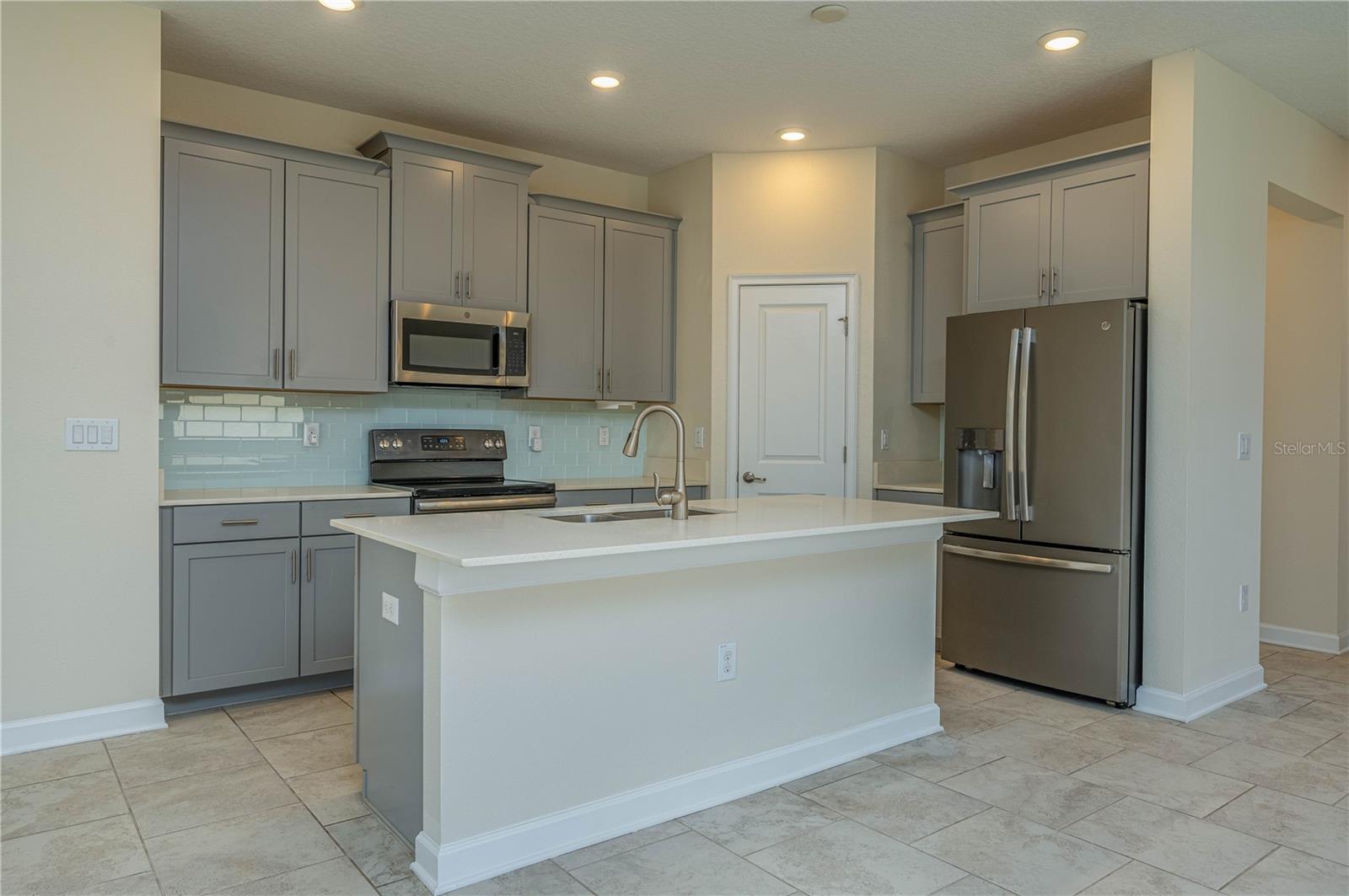 2733 ATTWATER LOOP