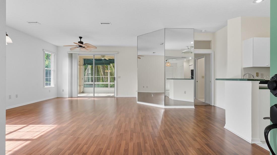 SAVANNAH SQUARE SUB - Residential