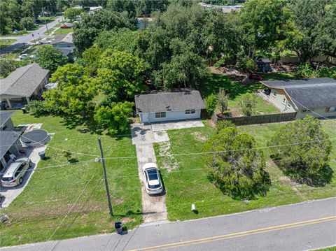 A home in WINTER HAVEN