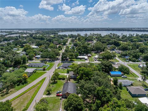 A home in WINTER HAVEN