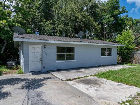 A home in WINTER HAVEN