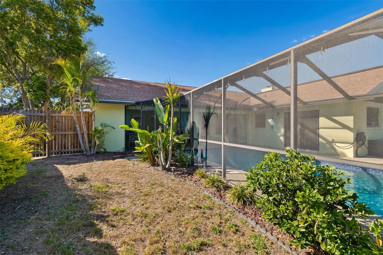 RIVER CROSSING - Residential