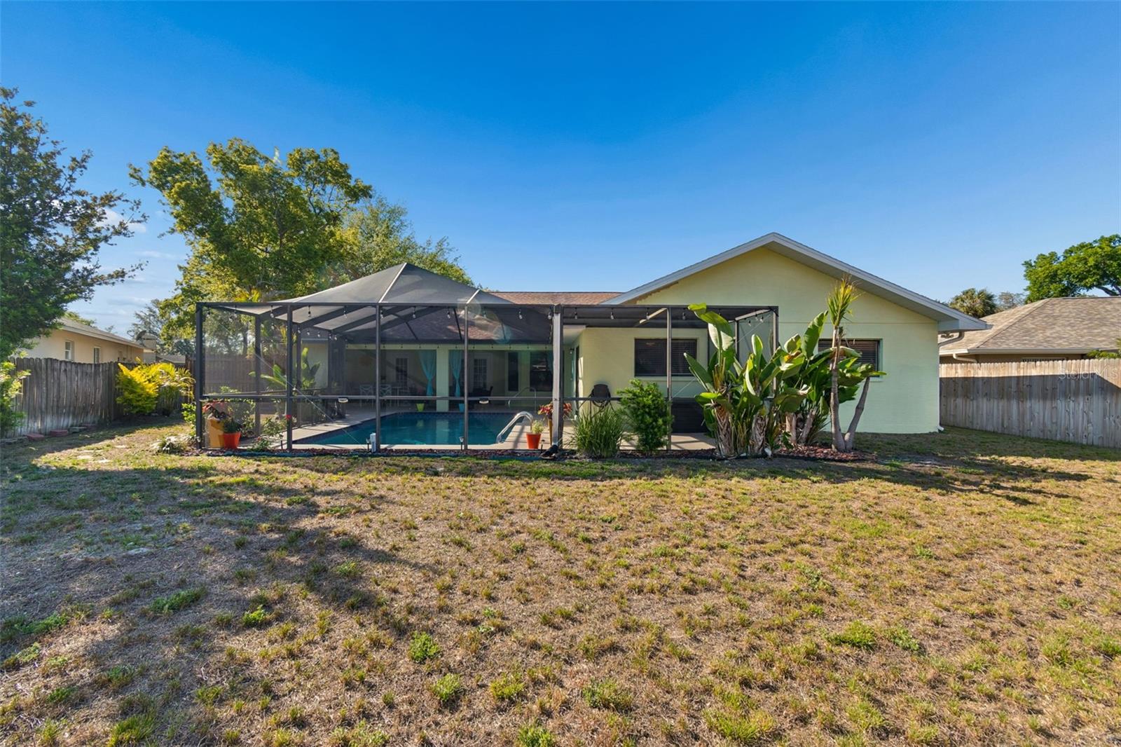 RIVER CROSSING - Residential