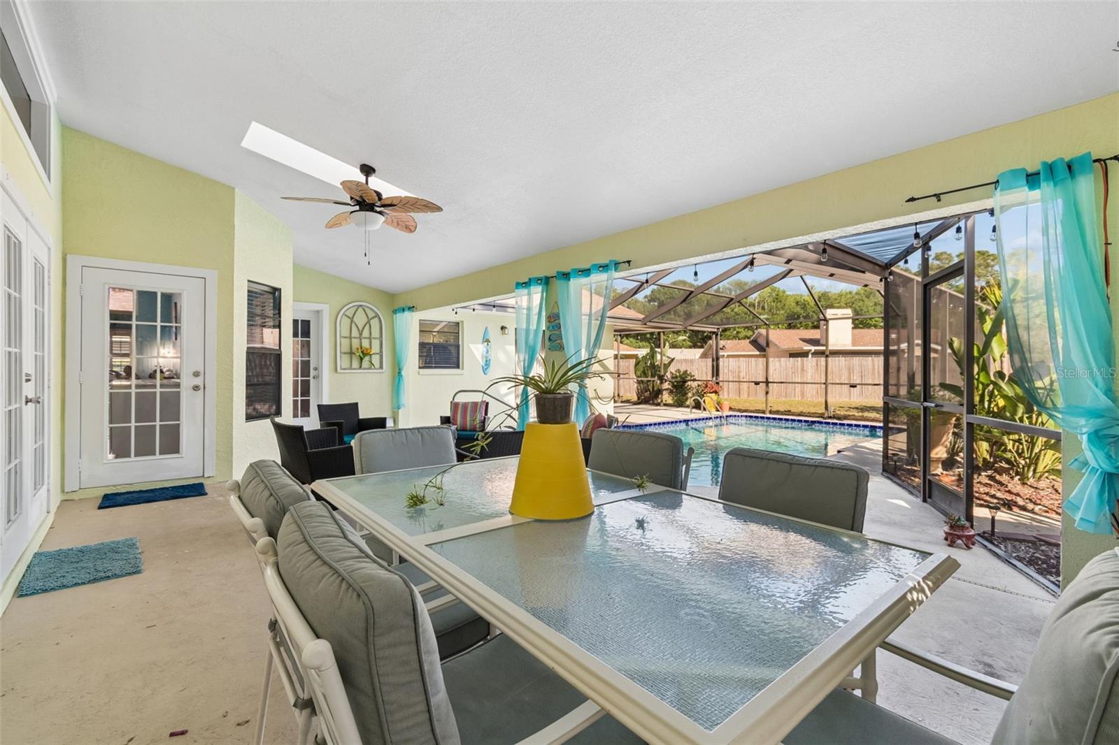 RIVER CROSSING - Residential