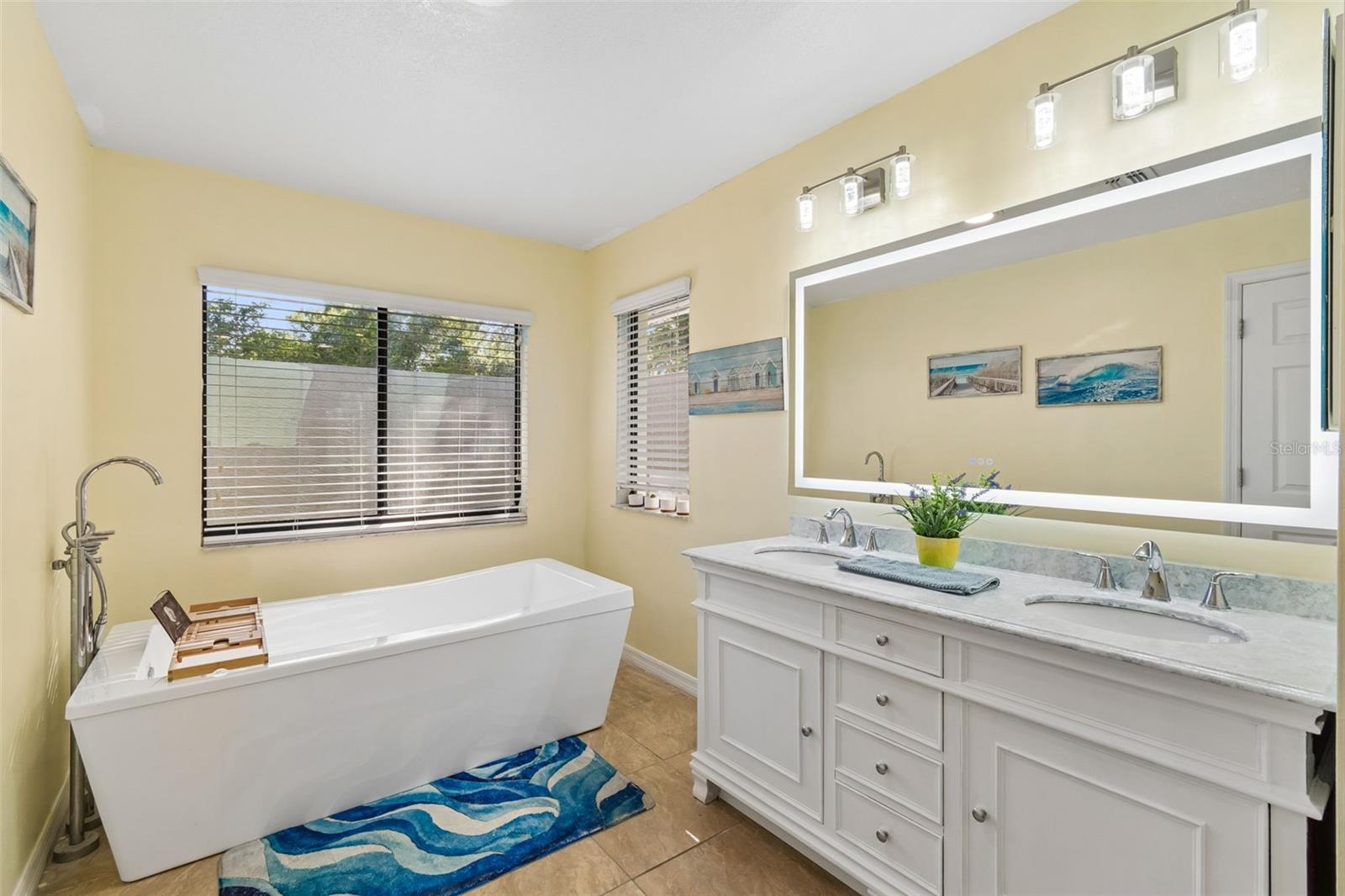 RIVER CROSSING - Residential