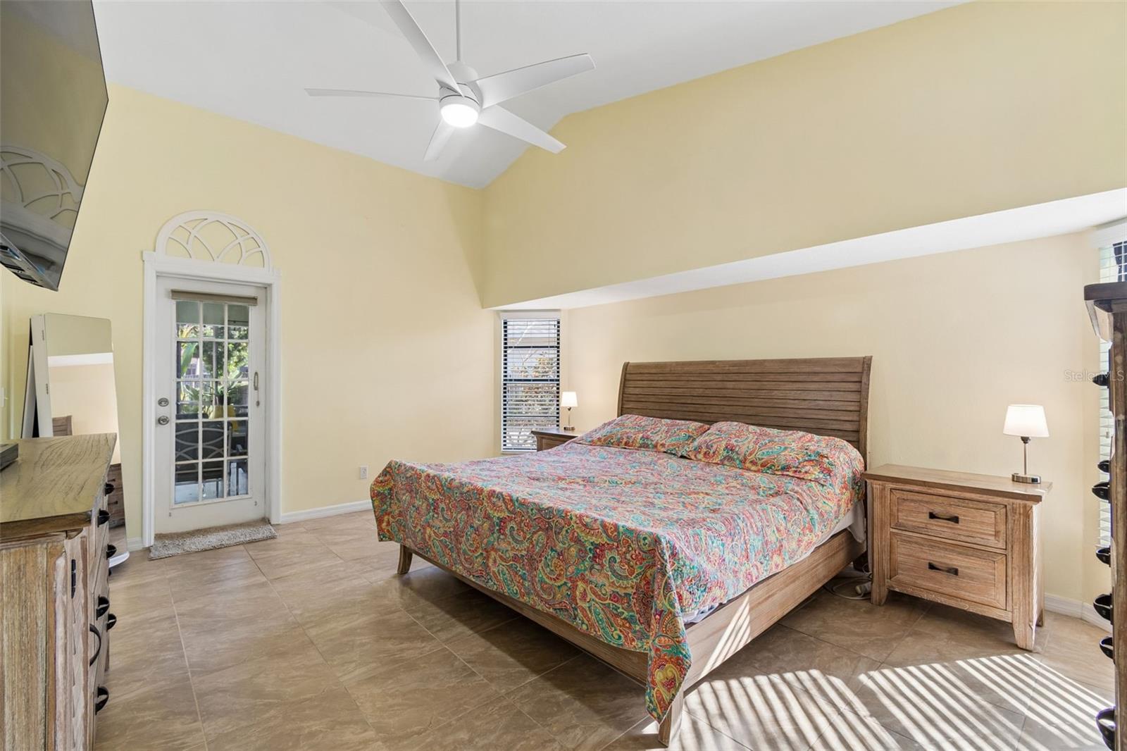 RIVER CROSSING - Residential