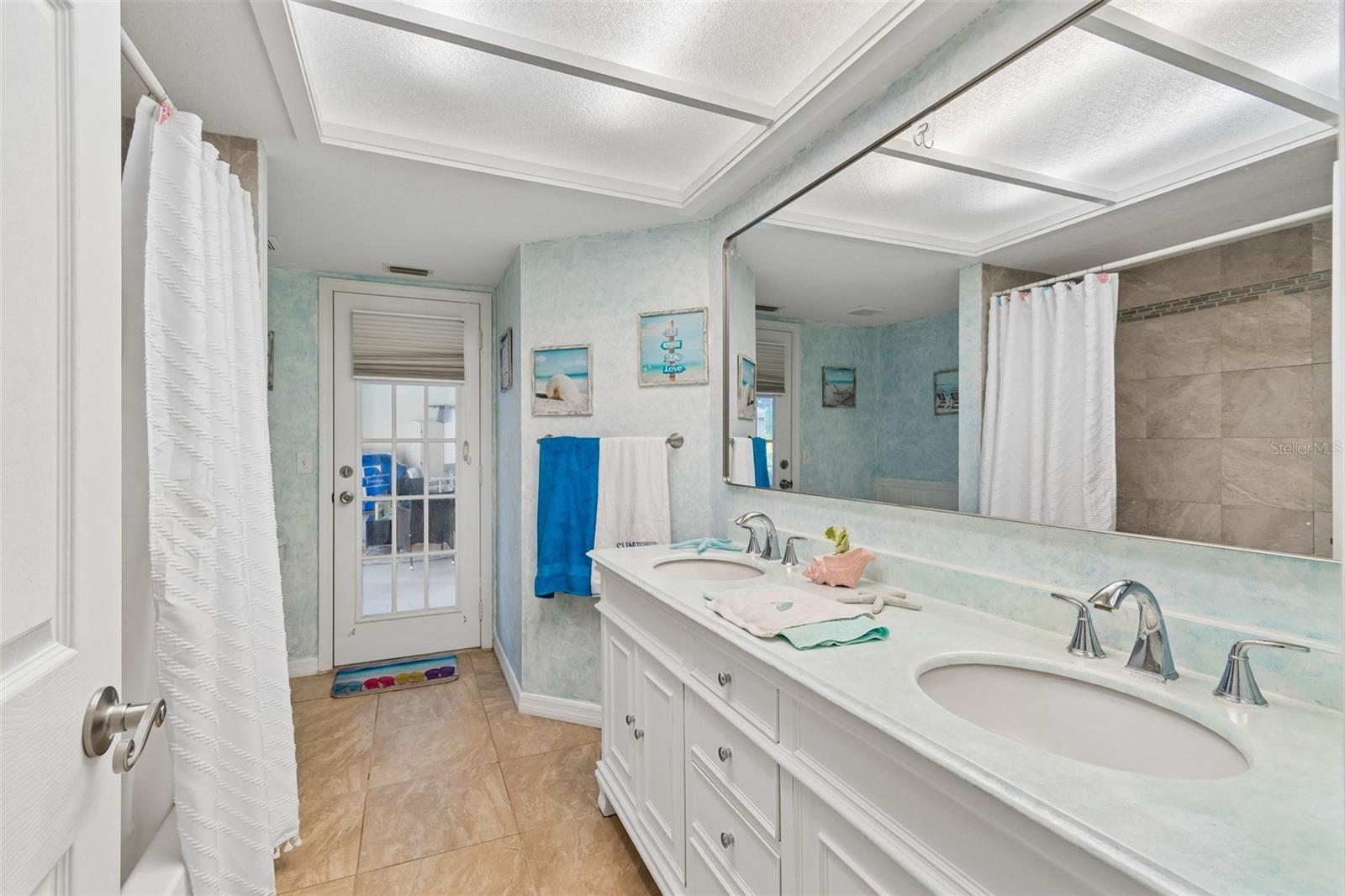 RIVER CROSSING - Residential