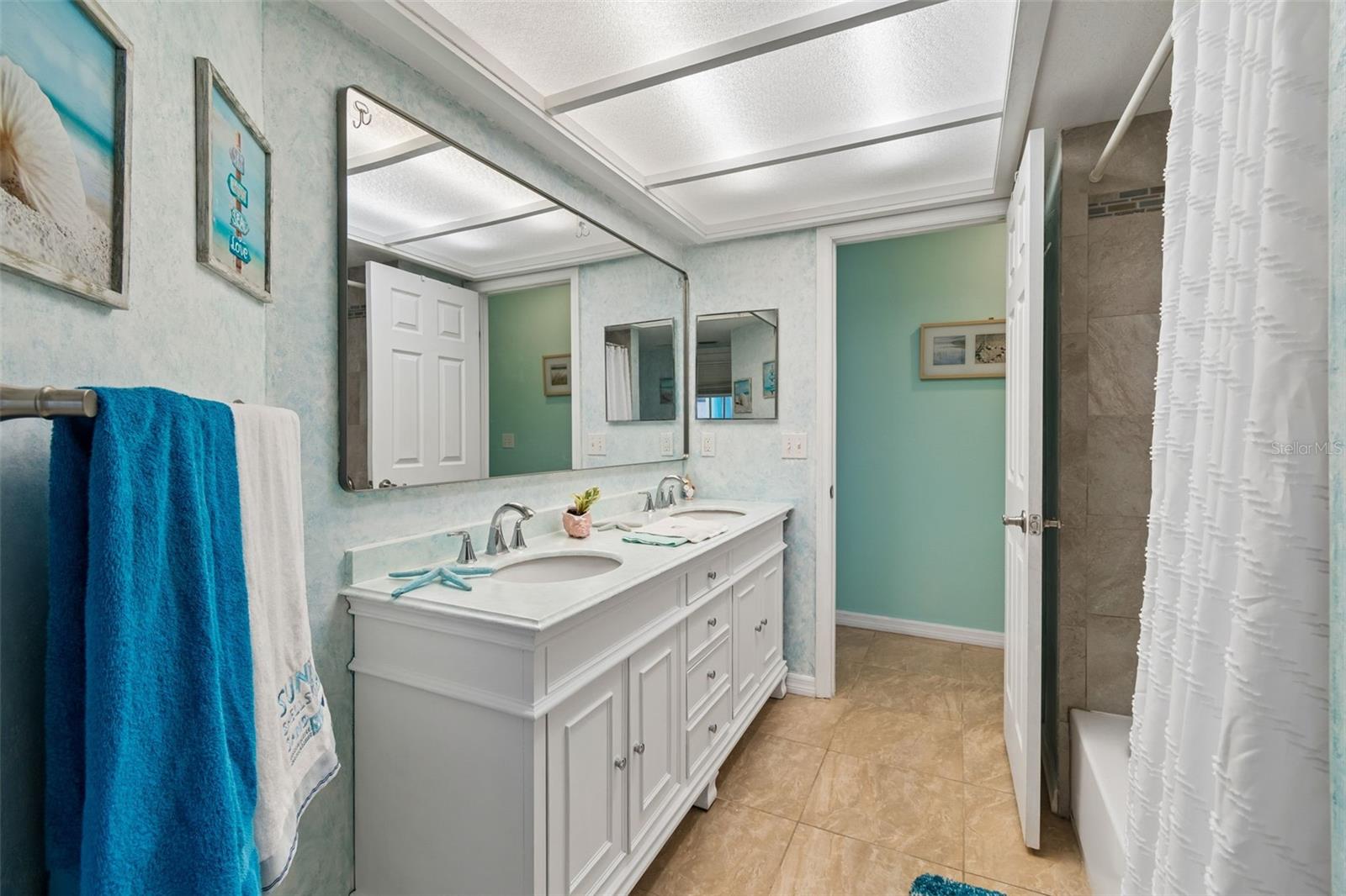 RIVER CROSSING - Residential