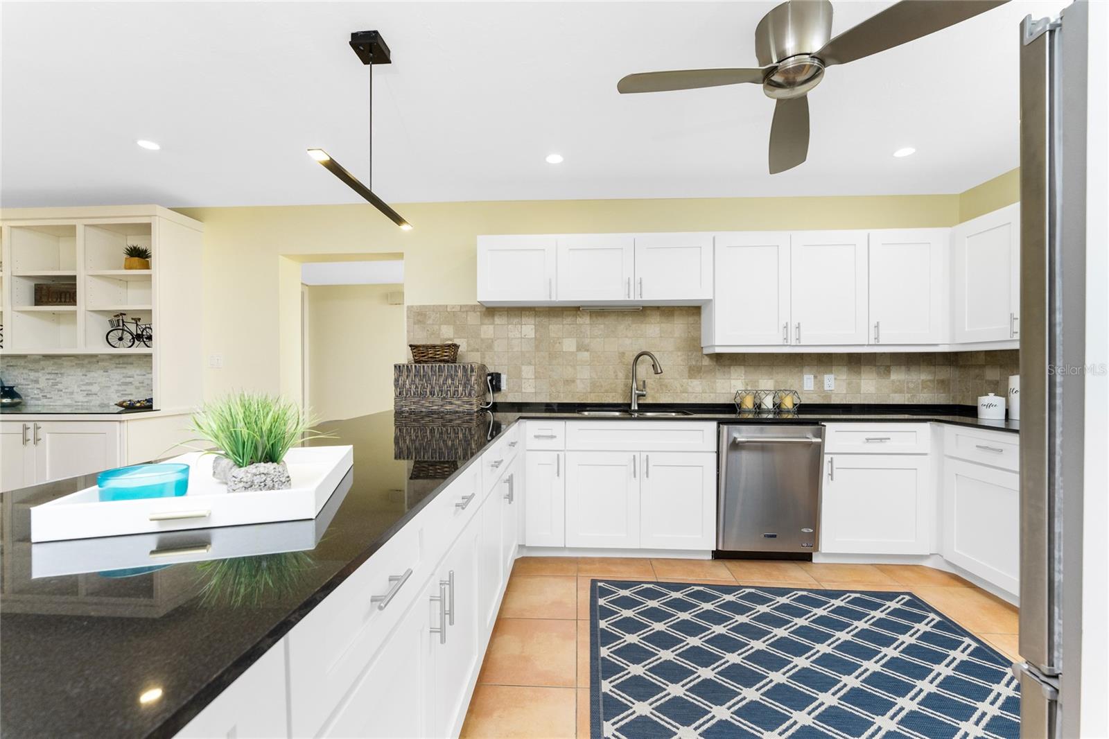 MARINA SOUTH SHORE CONDO - Residential