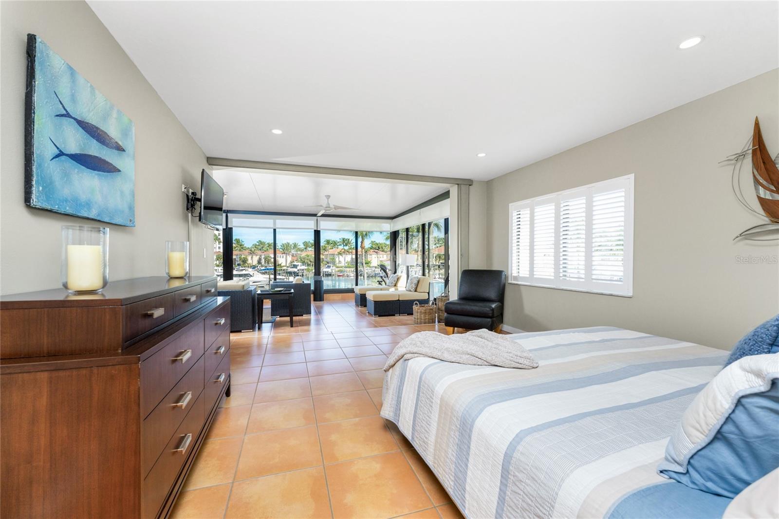 MARINA SOUTH SHORE CONDO - Residential