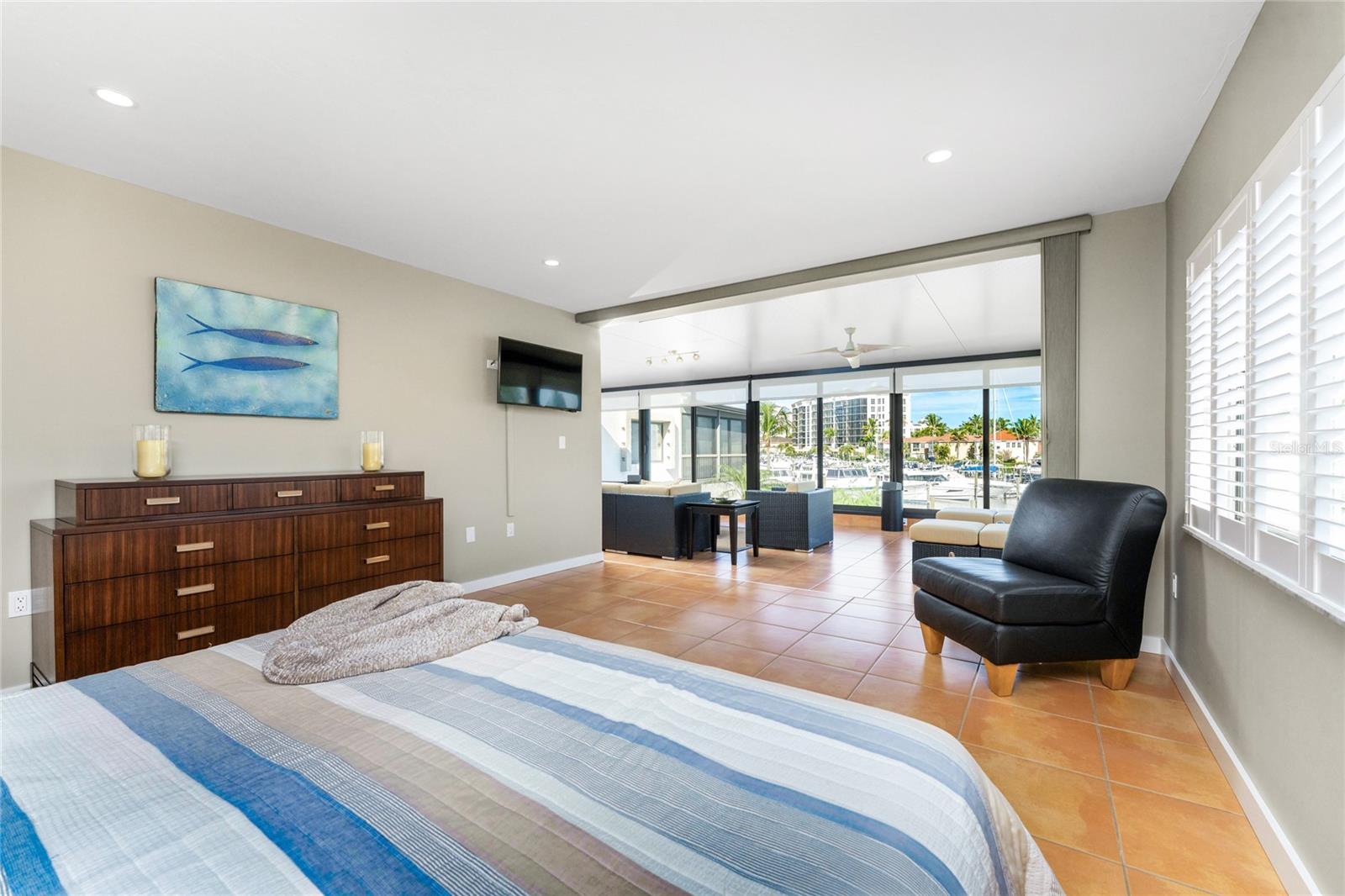 MARINA SOUTH SHORE CONDO - Residential