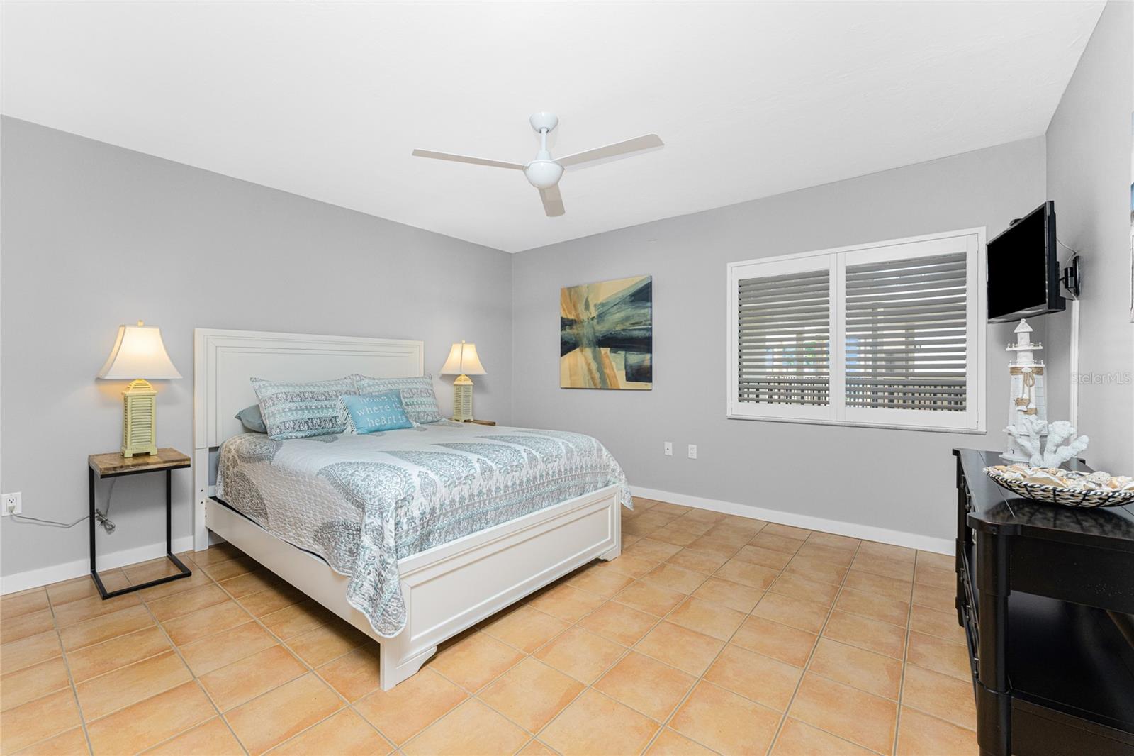 MARINA SOUTH SHORE CONDO - Residential