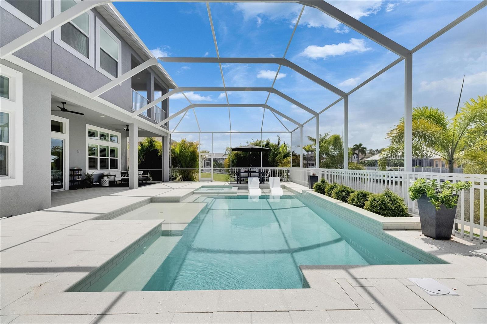 978 SIGNET DRIVE