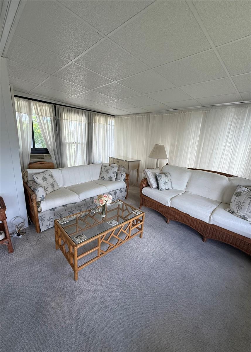 LA CASA MHP CO-OP - Residential