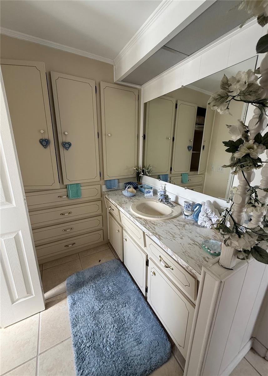 LA CASA MHP CO-OP - Residential