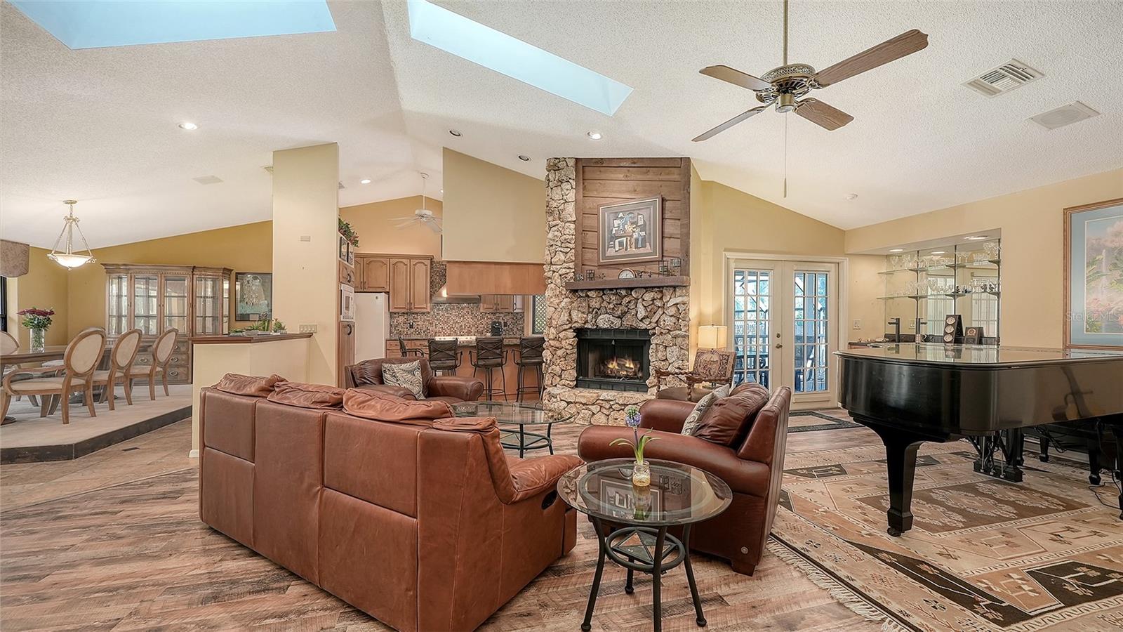 WOODLAND PARK - Residential