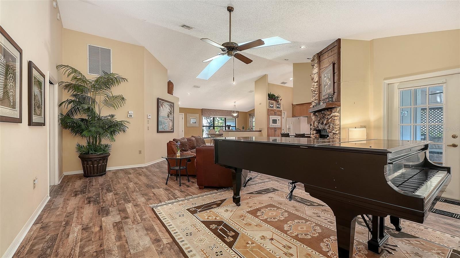 WOODLAND PARK - Residential