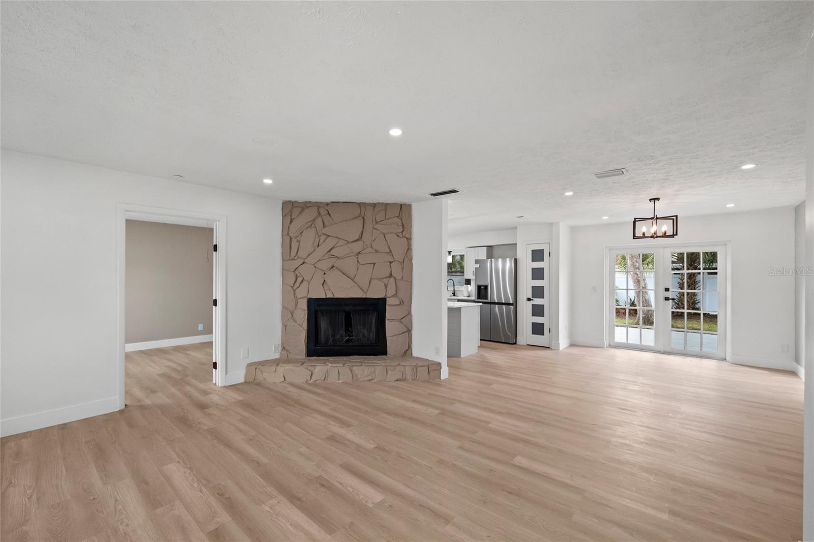 A REP OF LAS BRISAS & LAS - Residential