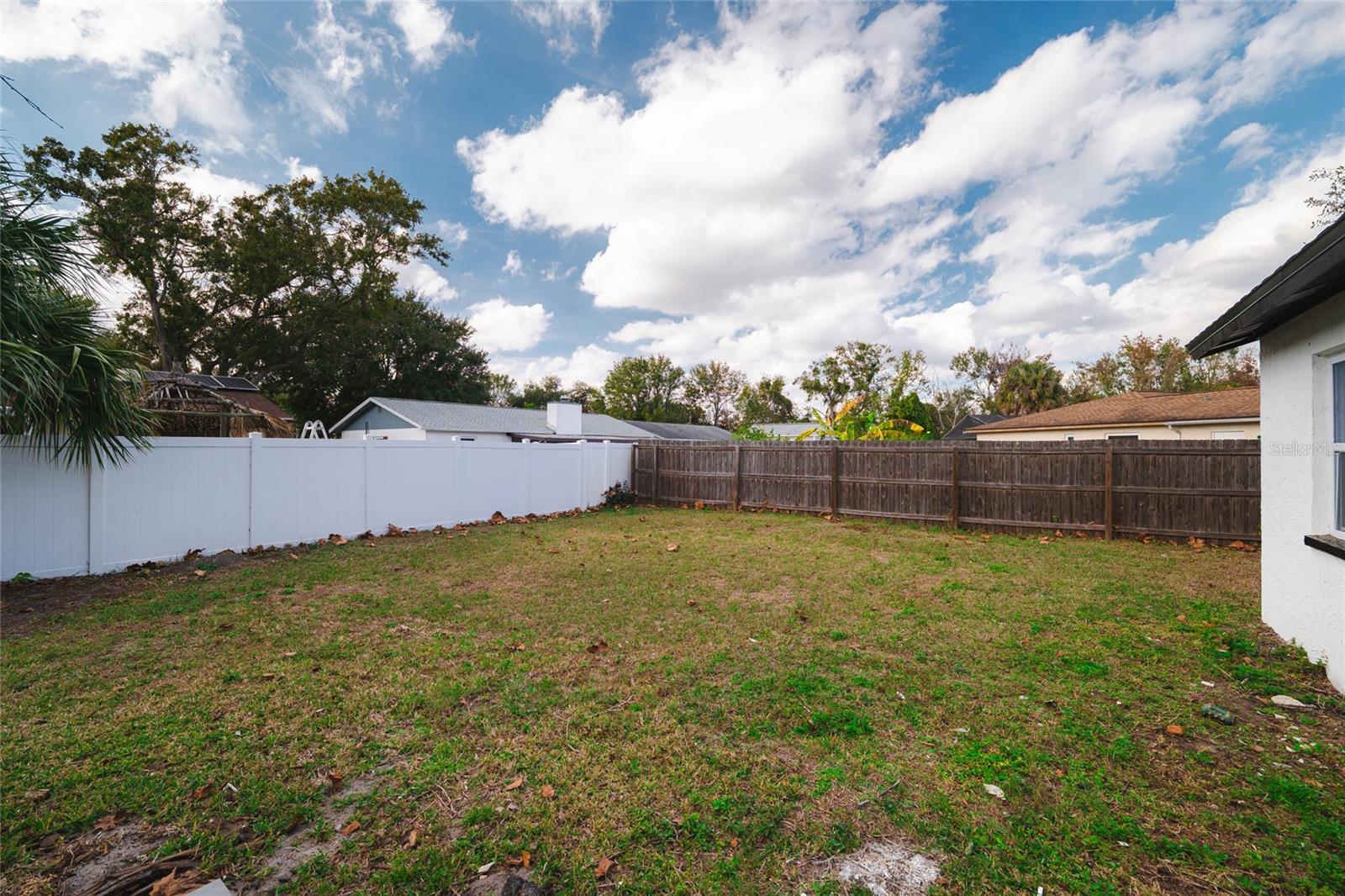 A REP OF LAS BRISAS & LAS - Residential