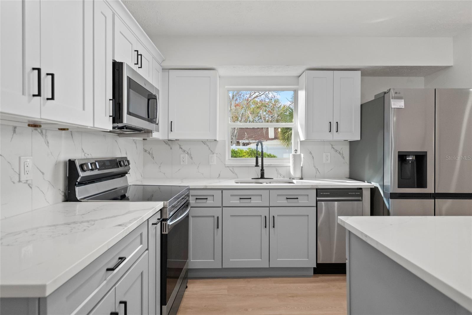 A REP OF LAS BRISAS & LAS - Residential