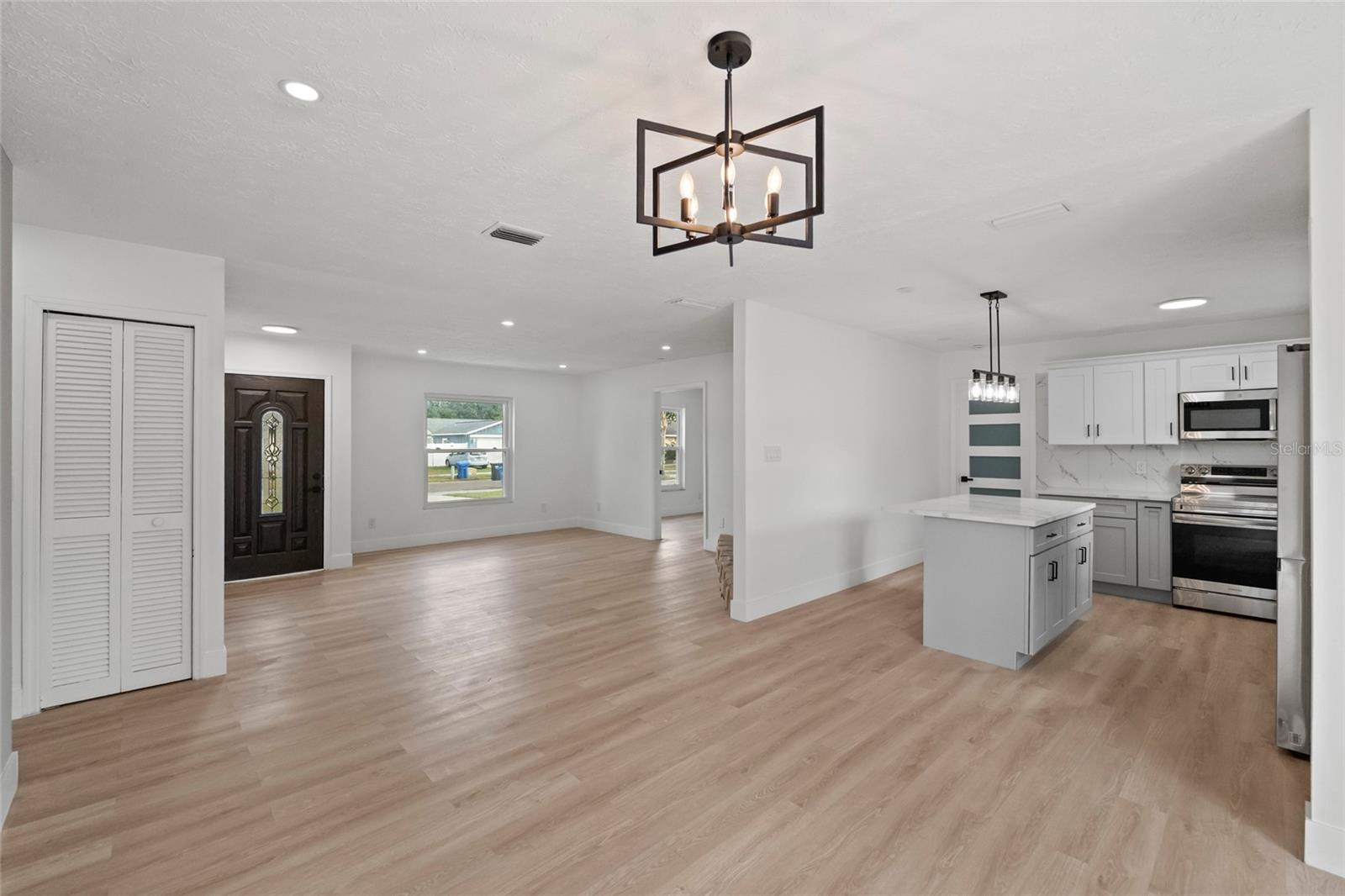 A REP OF LAS BRISAS & LAS - Residential