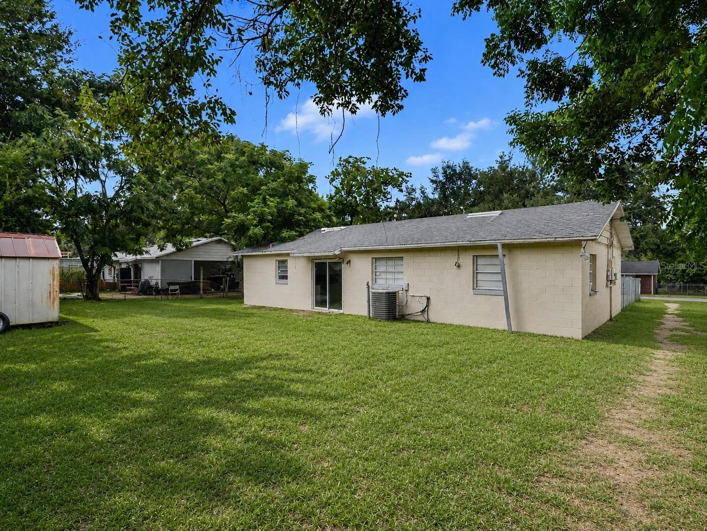 627 DUNCAN CIRCLE W
