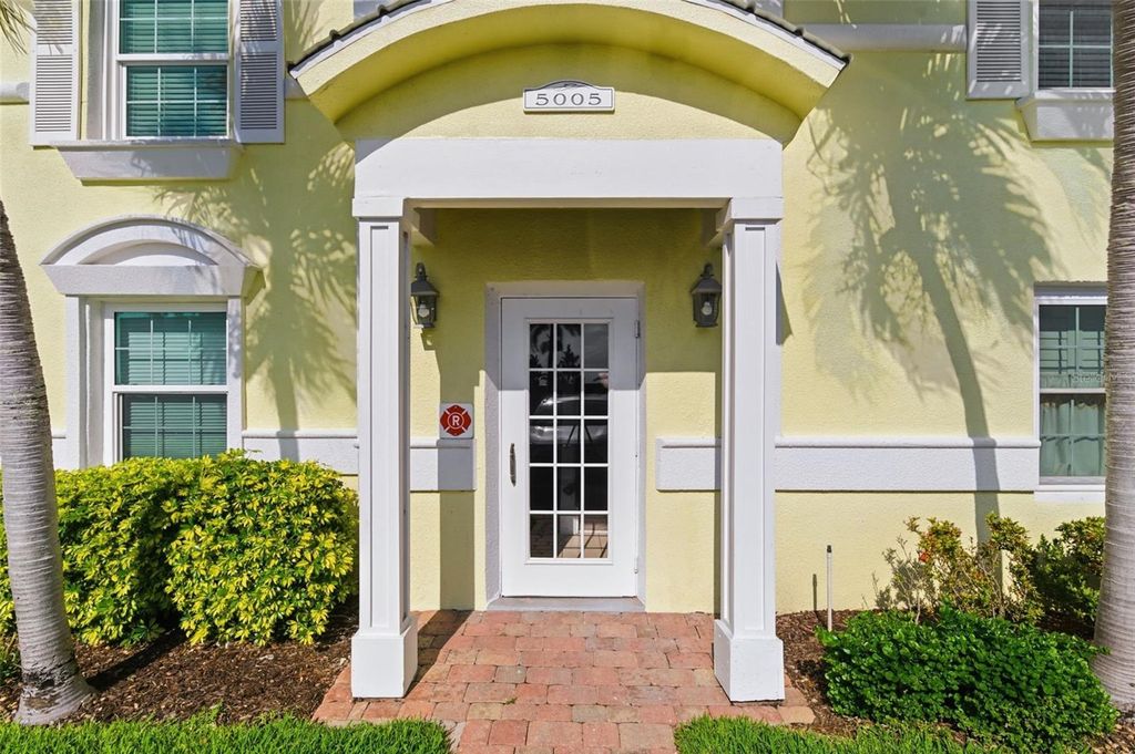 Photo of 5005 Coquina Key Drive SE #E, St Petersburg, FL 33705 (MLS # TB8487712)