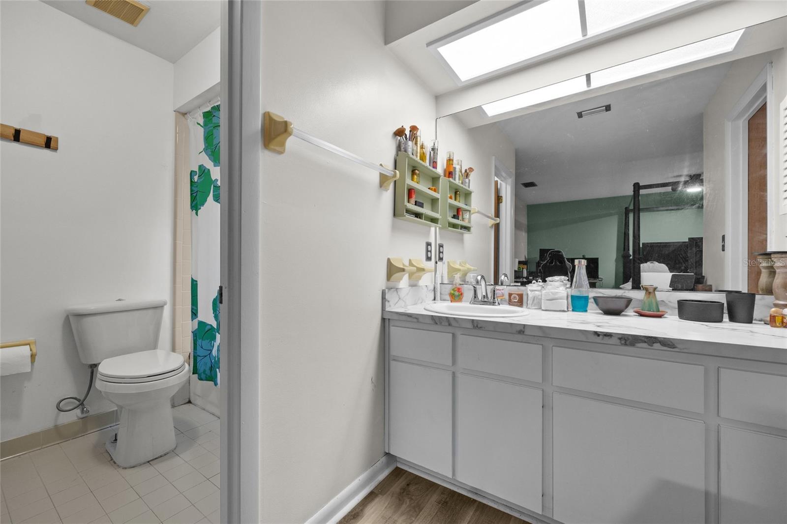 TOWN HOMES AT THE LAKES - Residential