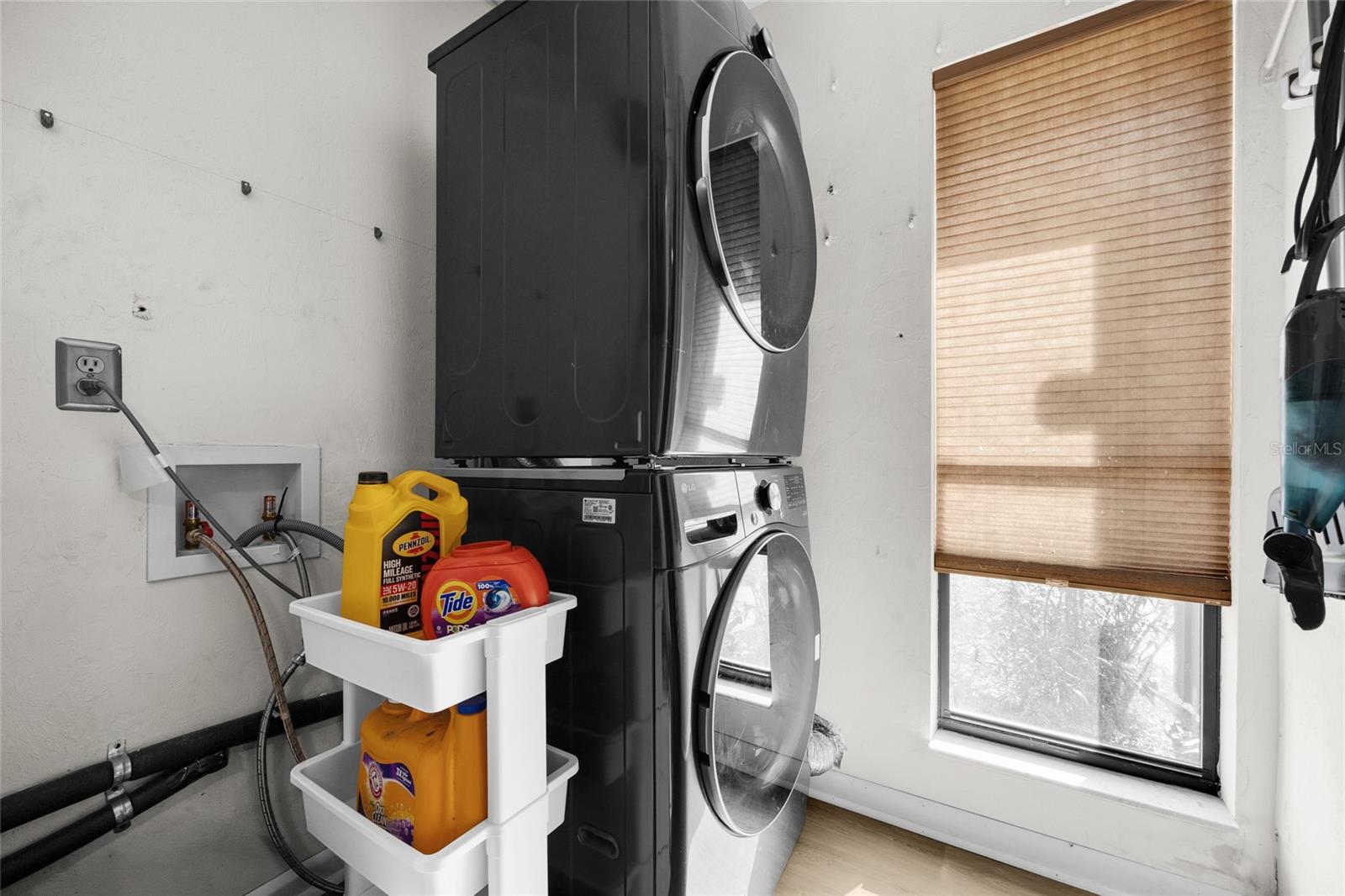 TOWN HOMES AT THE LAKES - Residential