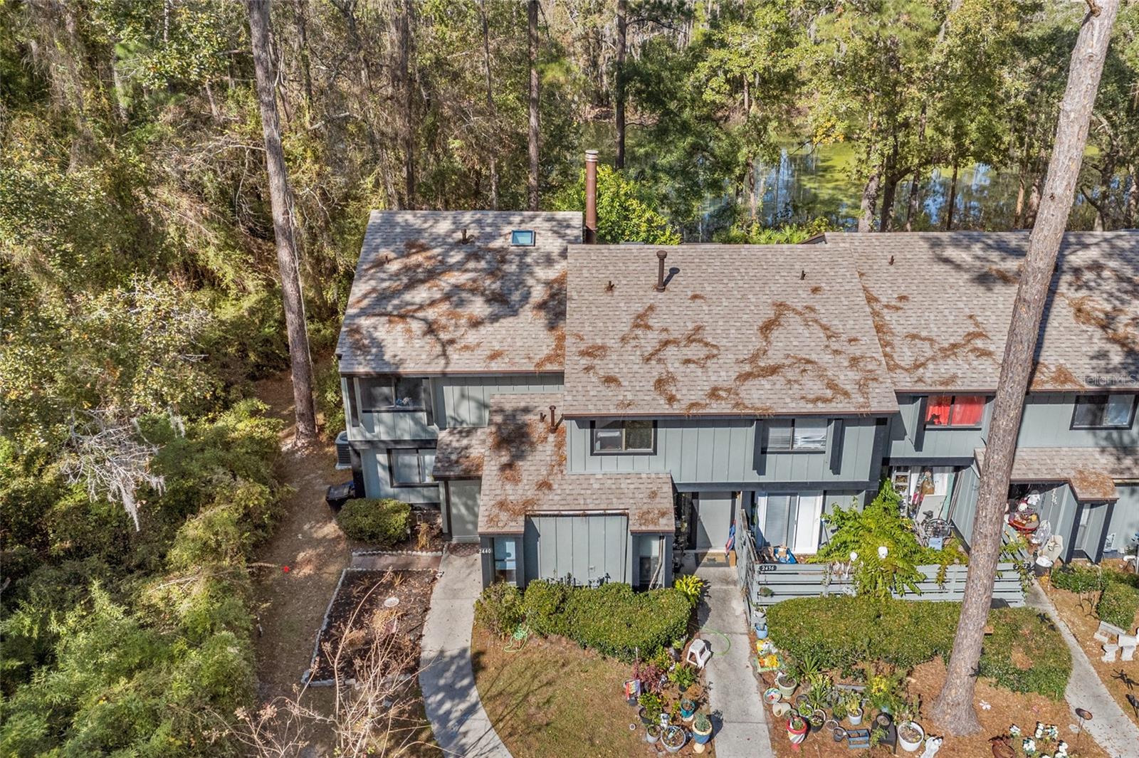 TOWN HOMES AT THE LAKES - Residential