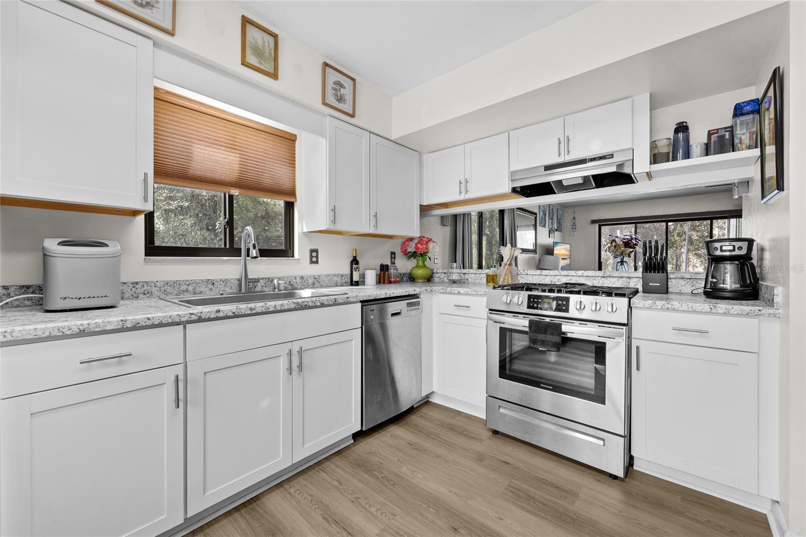 TOWN HOMES AT THE LAKES - Residential