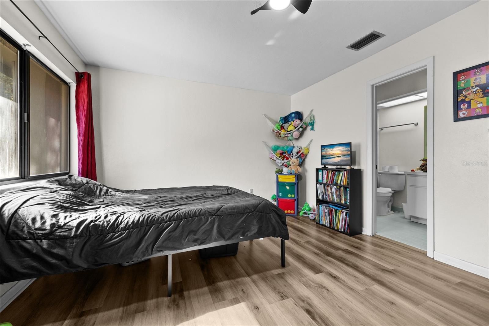 TOWN HOMES AT THE LAKES - Residential