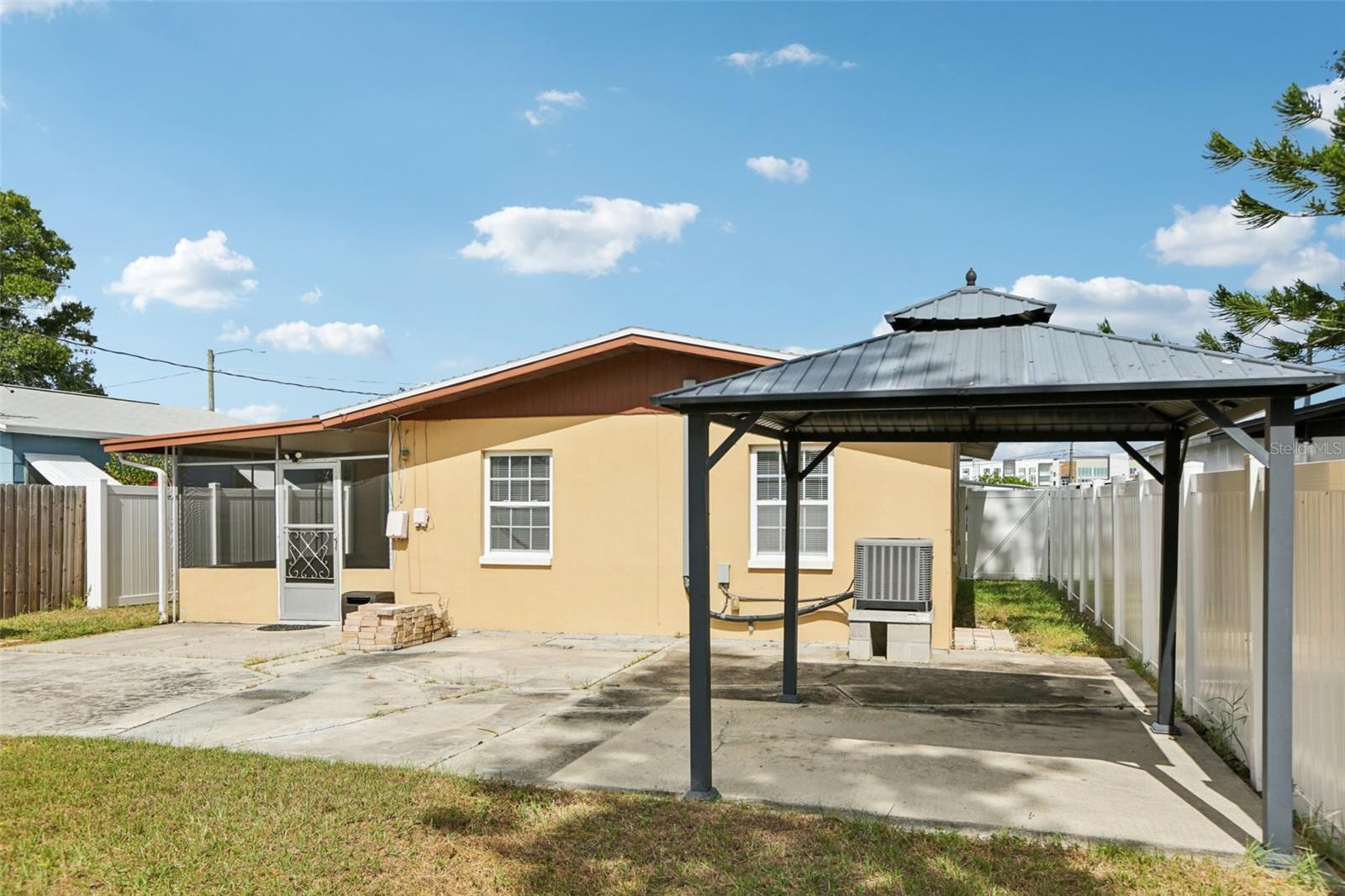 HARCOURT - Residential