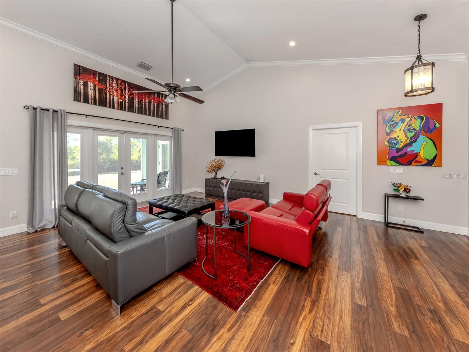 WHISPERING PINES - Residential