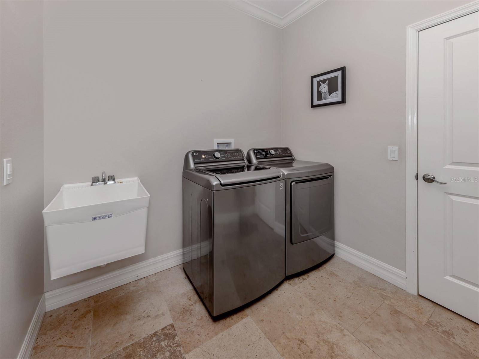 WHISPERING PINES - Residential