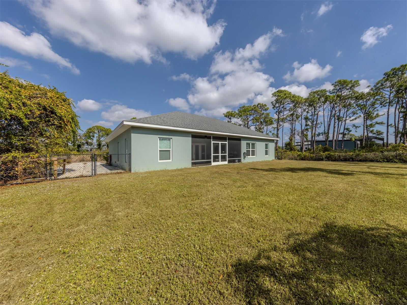 WHISPERING PINES - Residential