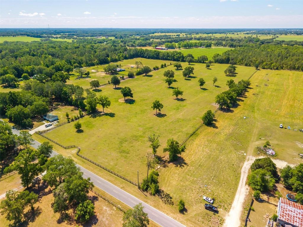 Photo of Tbd SE 42nd Place, Morriston, FL 32668 (MLS # OM724049)