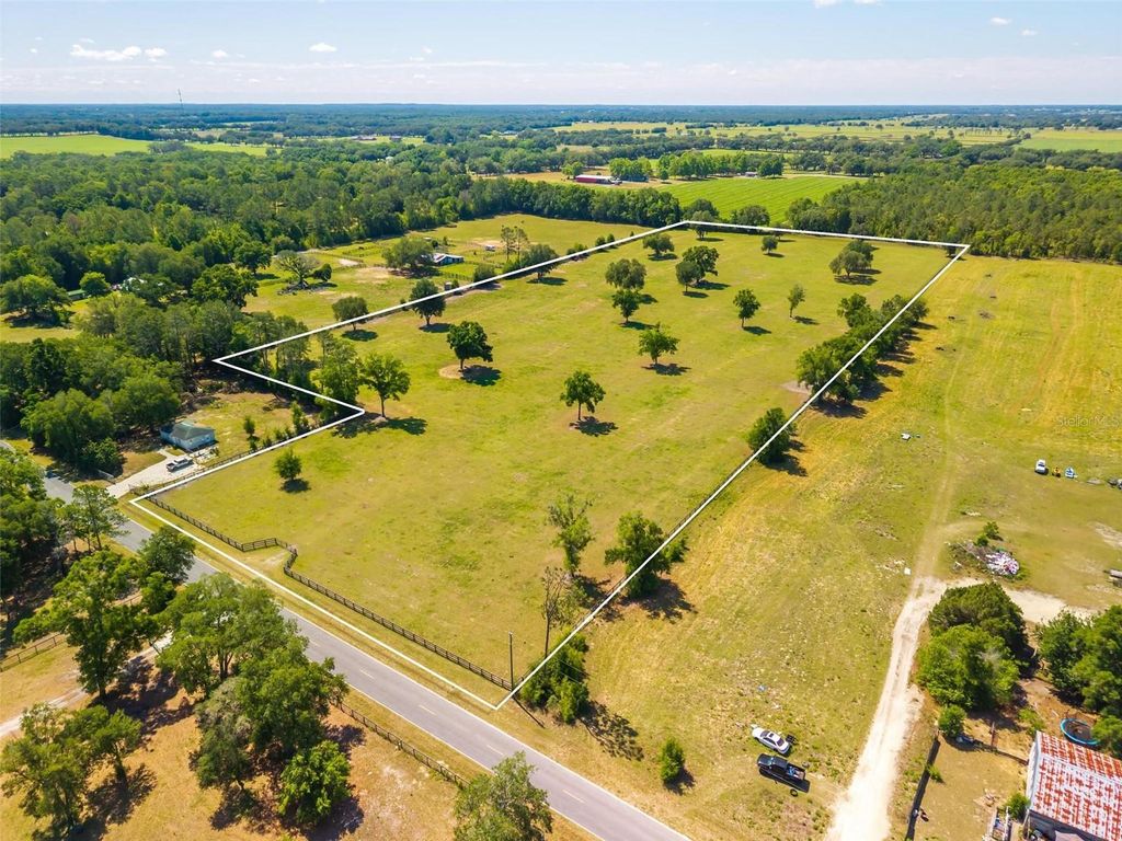 Photo of Tbd SE 42nd Place, Morriston, FL 32668 (MLS # OM724049)