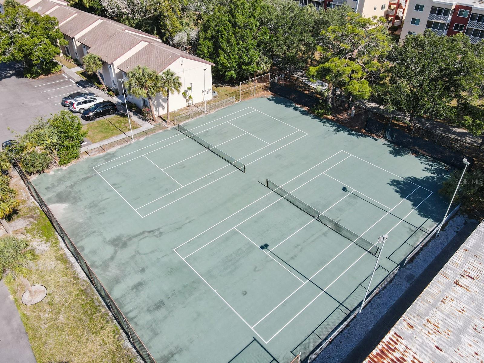 HIDDEN LAKE VILLAGE - Residential Lease