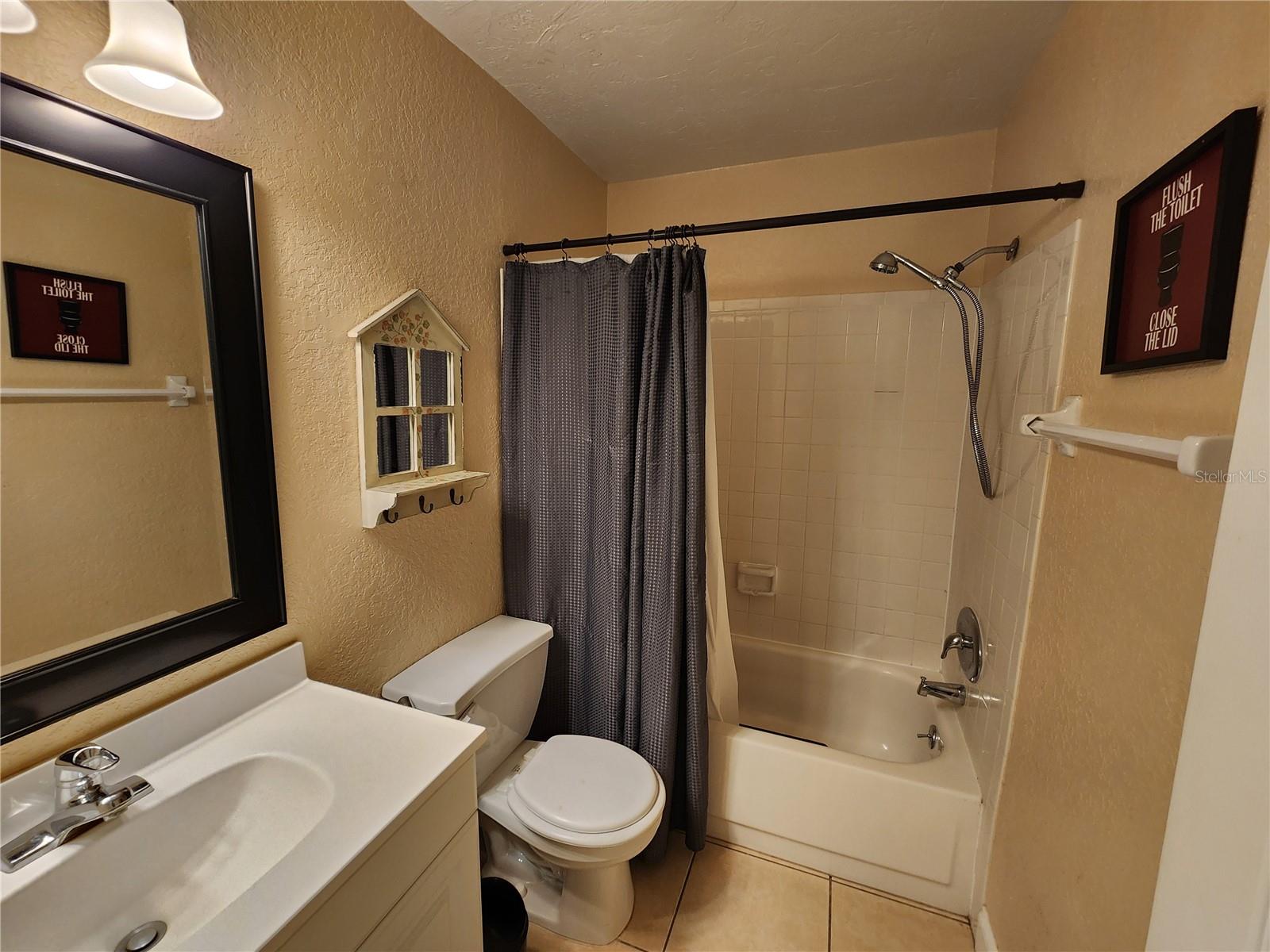 HIDDEN LAKE VILLAGE - Residential Lease