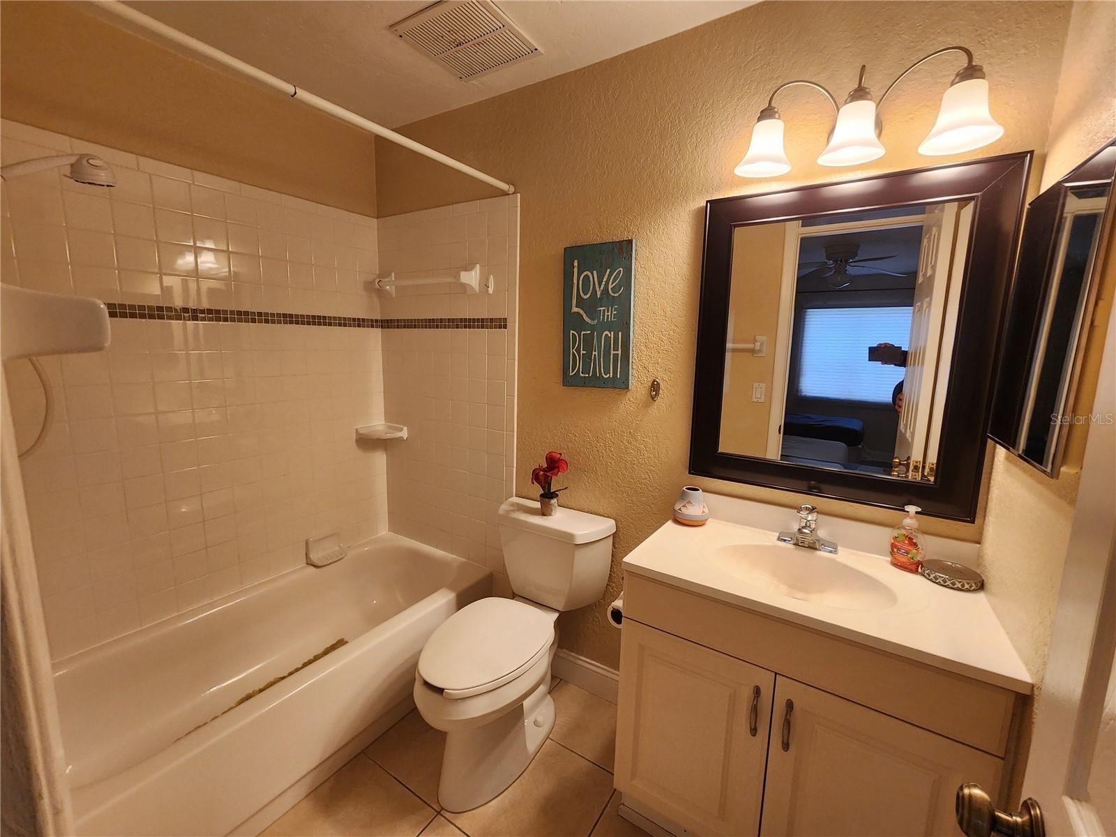 HIDDEN LAKE VILLAGE - Residential Lease