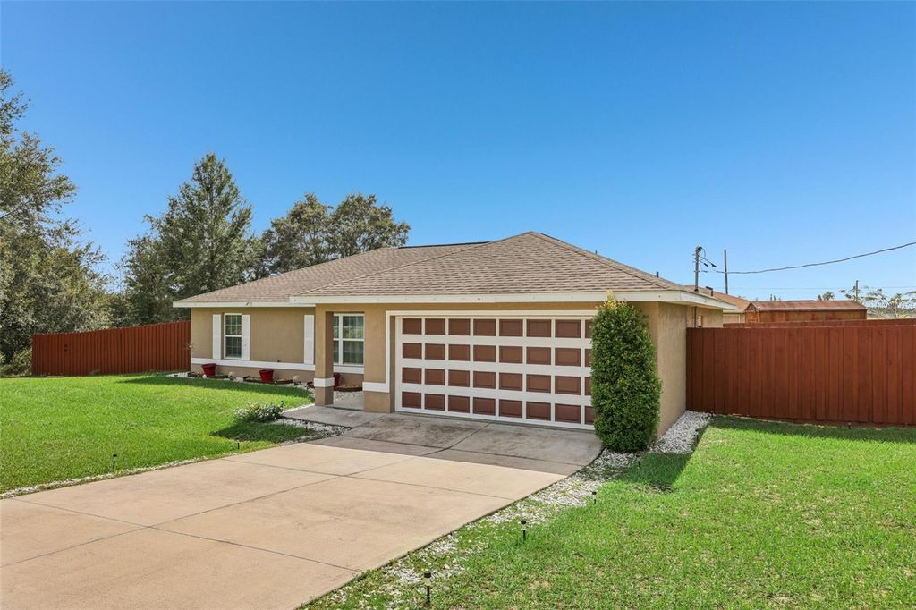Photo of 176 Juniper Loop Circle, Ocala, FL 34480 (MLS # O6353584)