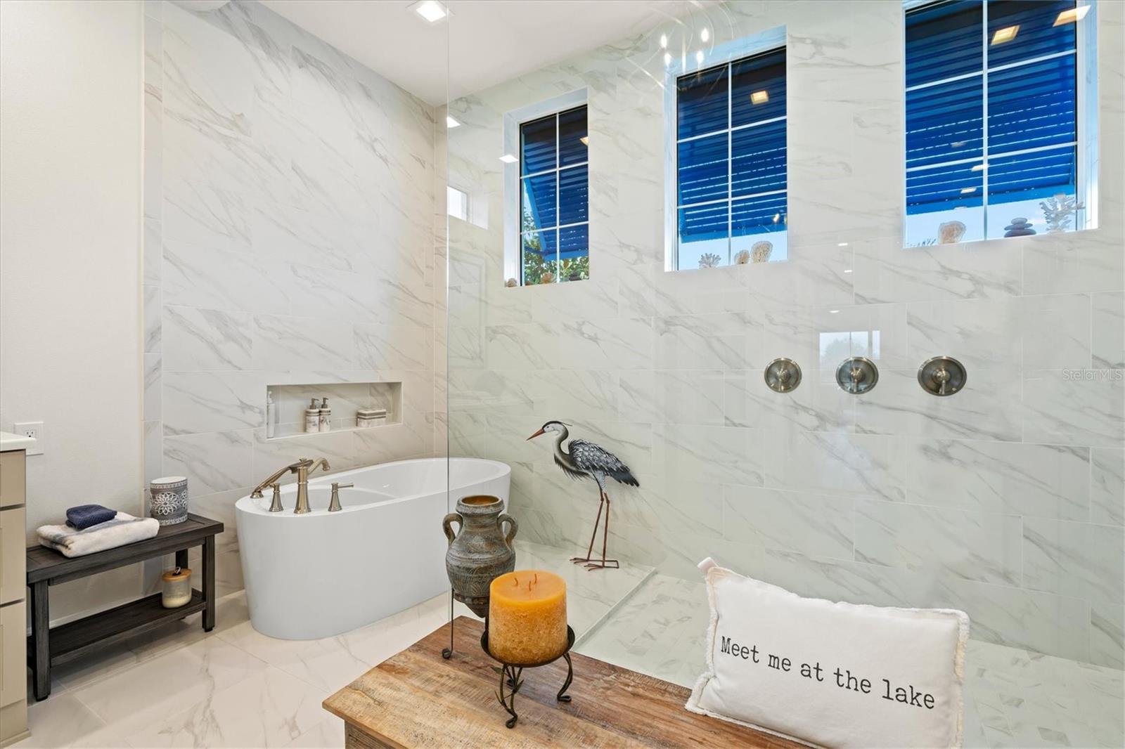 LAKEHOUSE COVE/WATERSIDE PH 3 - Residential