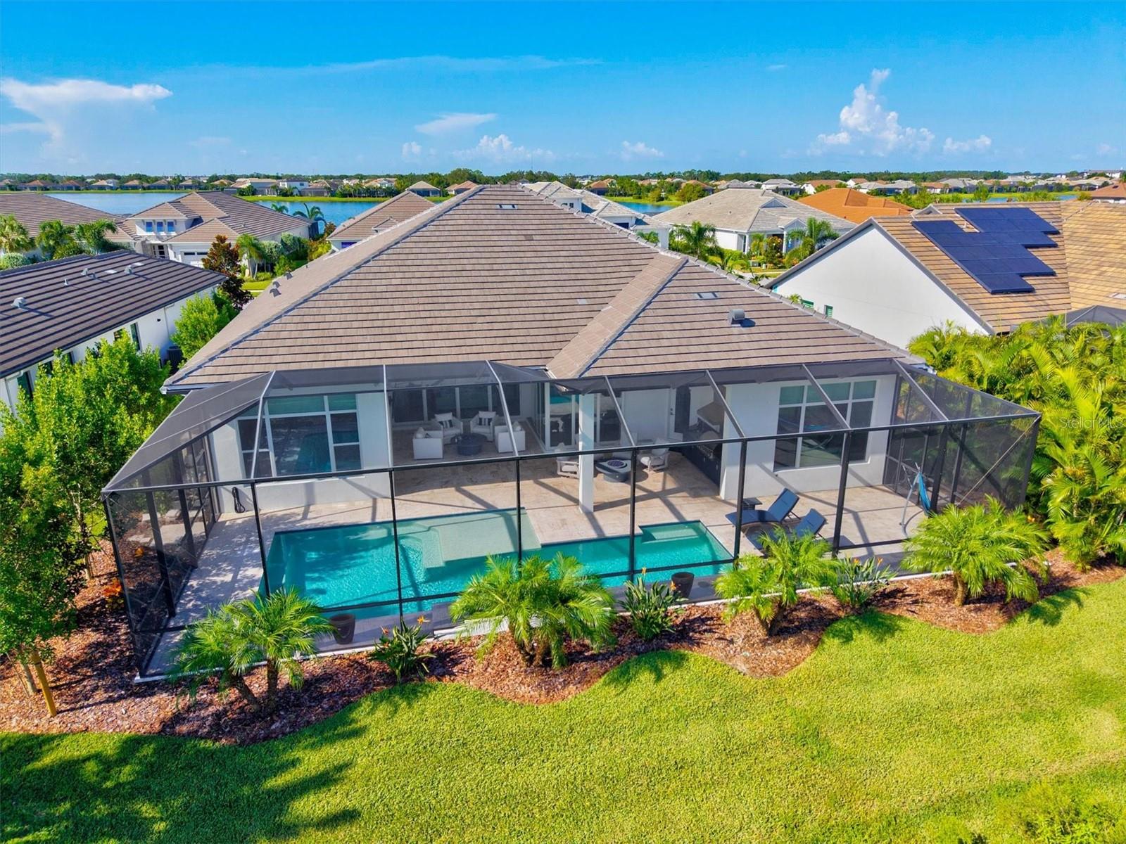 LAKEHOUSE COVE/WATERSIDE PH 3 - Residential