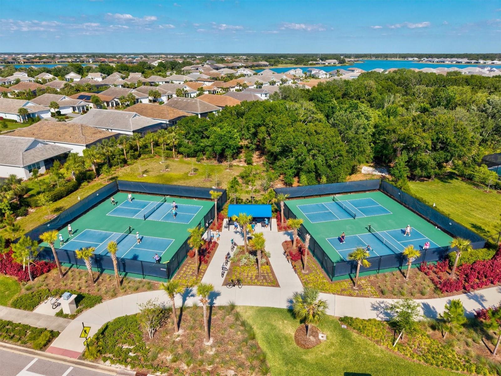 LAKEHOUSE COVE/WATERSIDE PH 3 - Residential