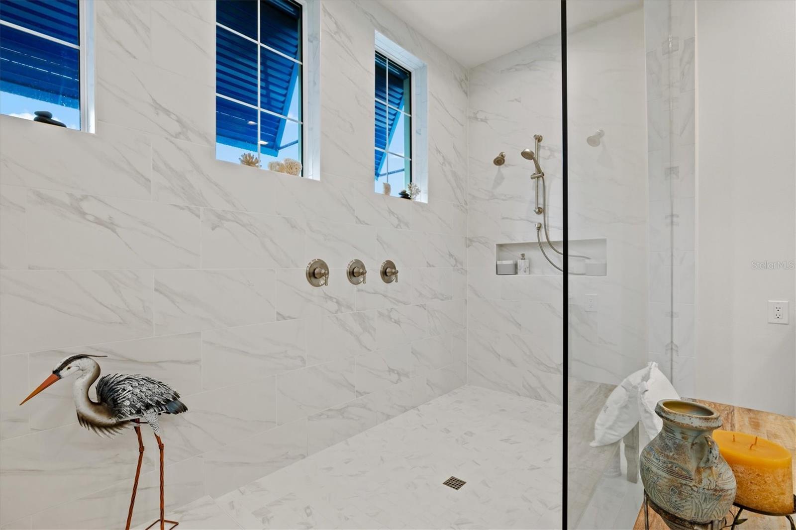 LAKEHOUSE COVE/WATERSIDE PH 3 - Residential