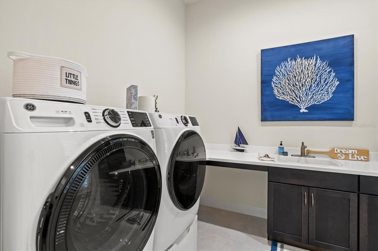 LAKEHOUSE COVE/WATERSIDE PH 3 - Residential