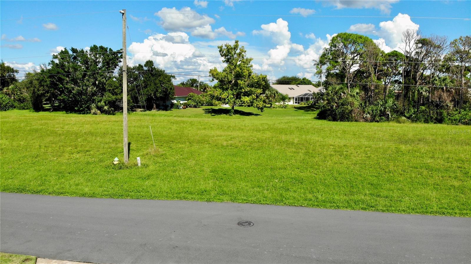 PUNTA GORDA ISLES SEC 21 - Land