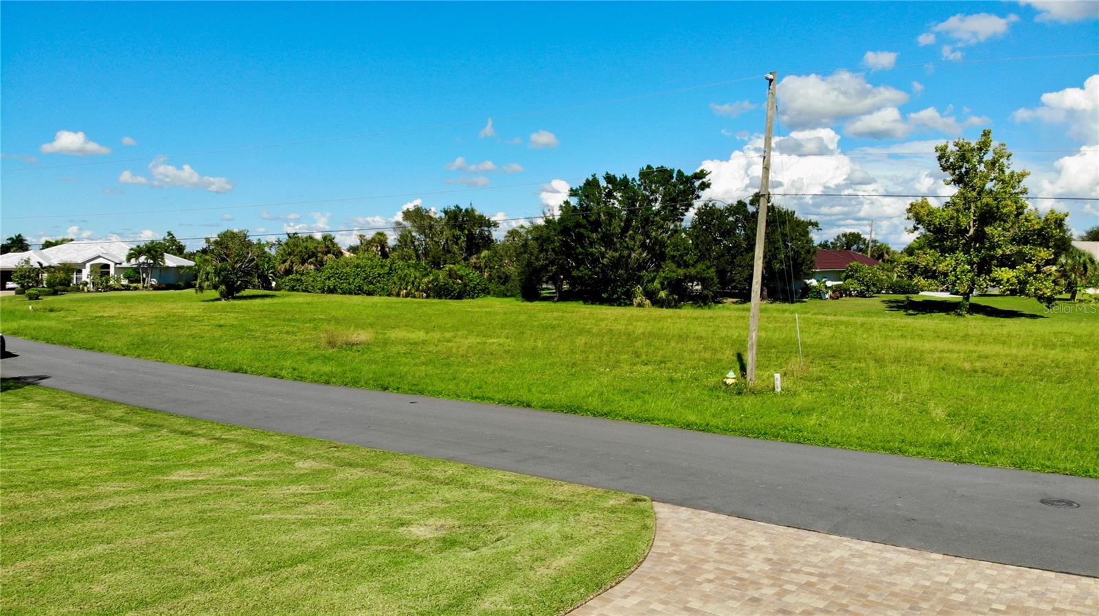 PUNTA GORDA ISLES SEC 21 - Land