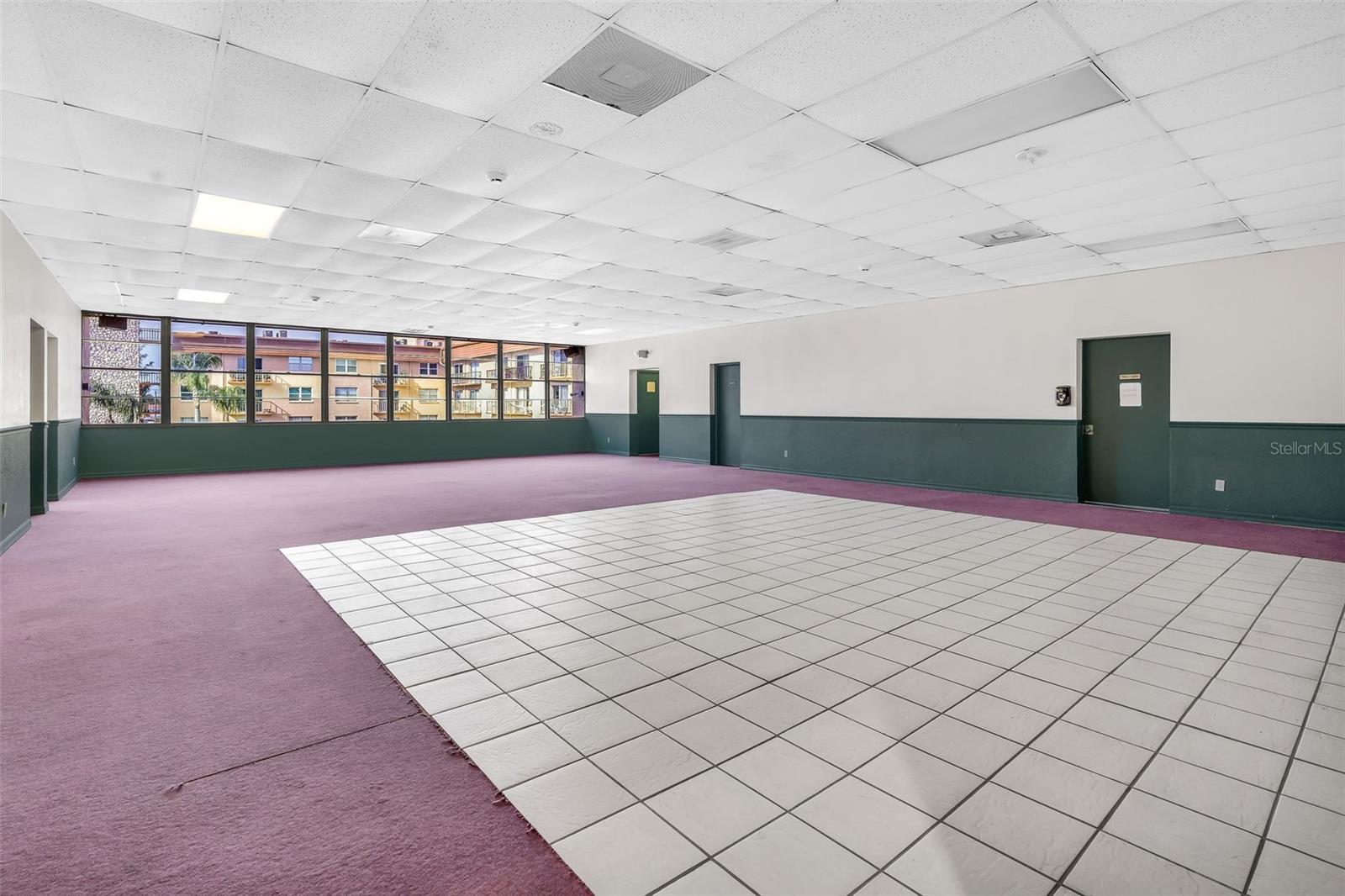 THE TAMPA RACQUET CLUB A CONDO - Residential